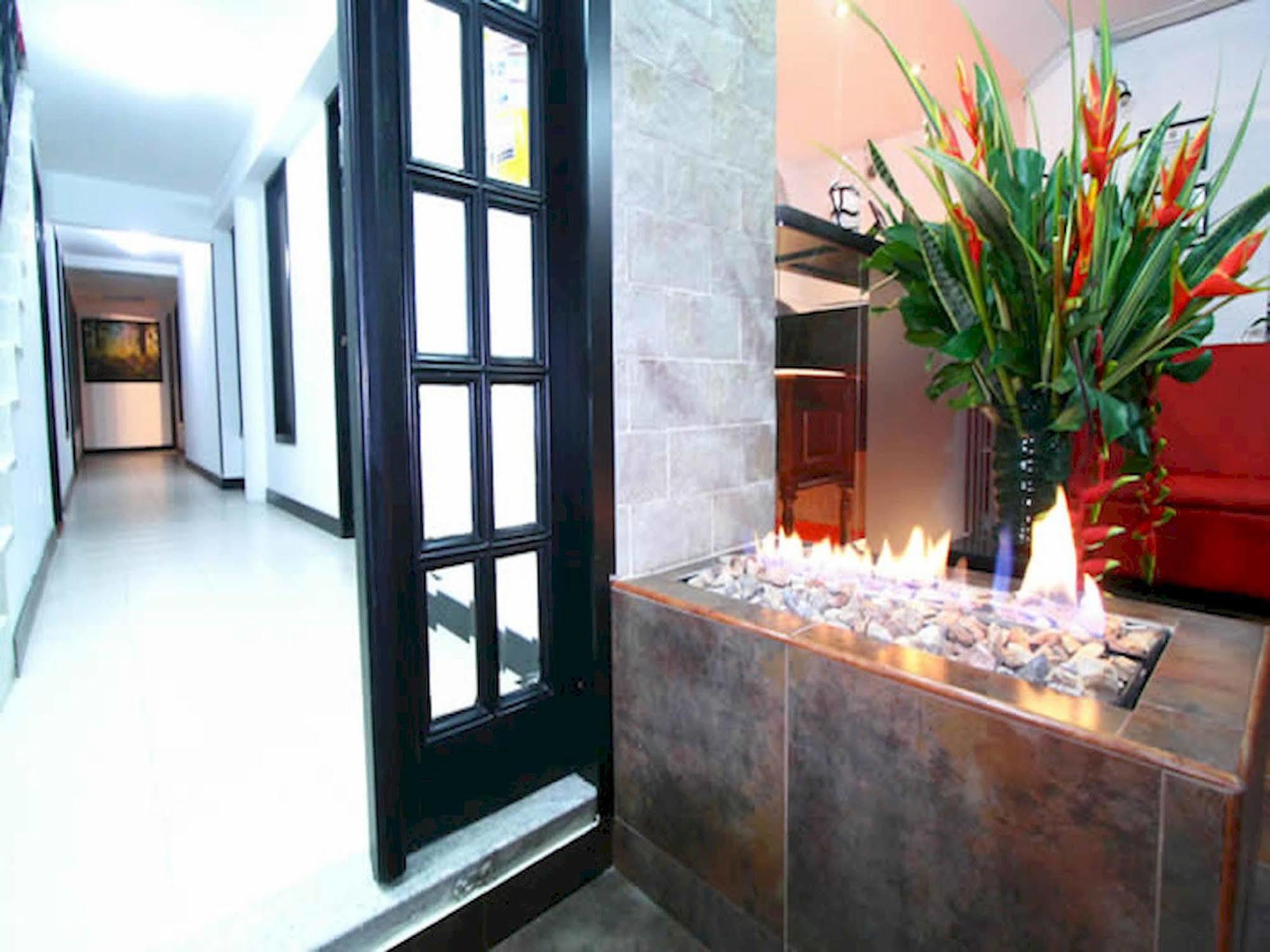 Hotel Aj Ferial Bogotá Dış mekan fotoğraf